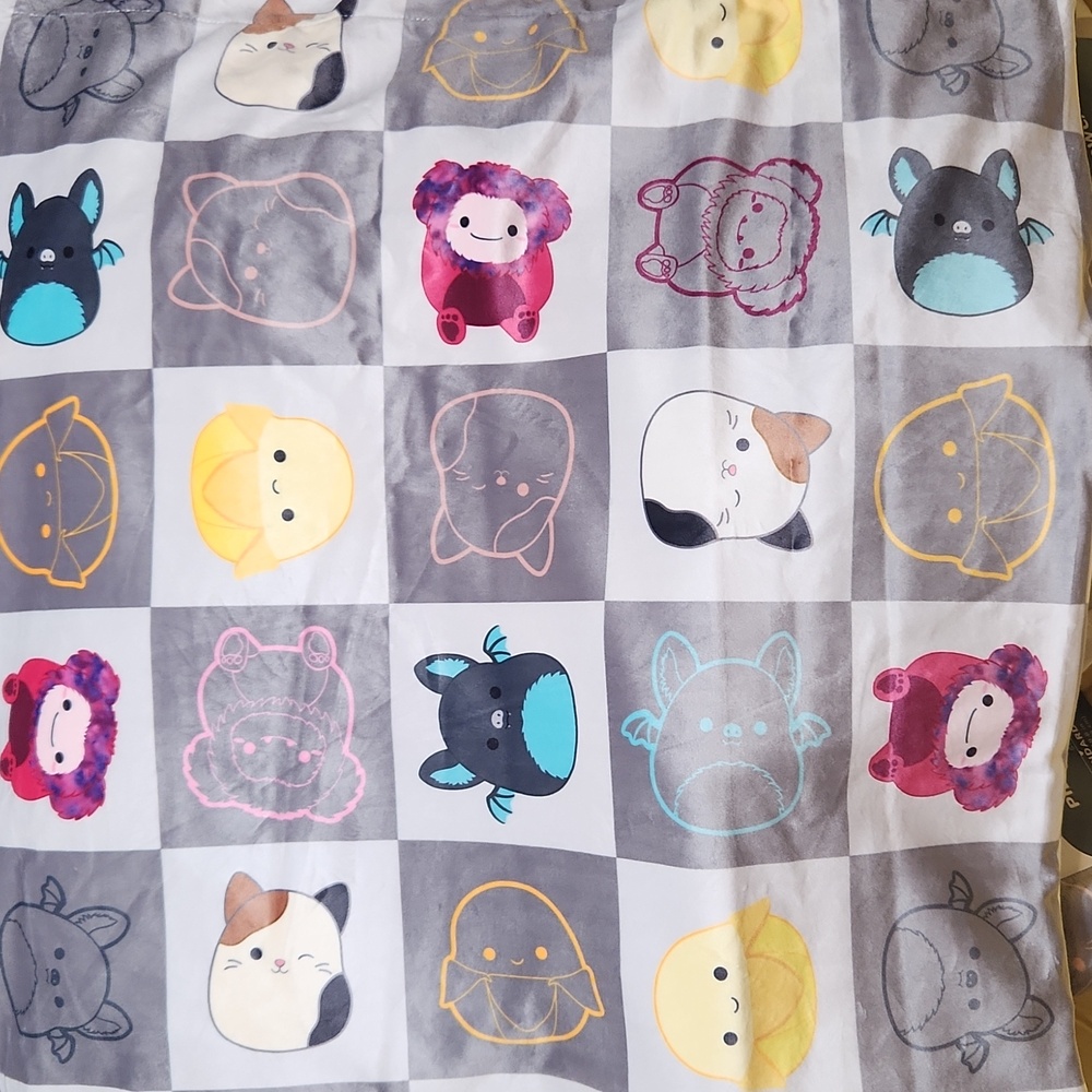 SQUISHMALLOWS ultra Soft Pillow Cases  Each Comes With A SMALL SQUISHMALLOW. - Picture 8 of 16